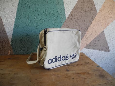 adidas koffer 70er blau weiß|Adidas 70er in Vintage.